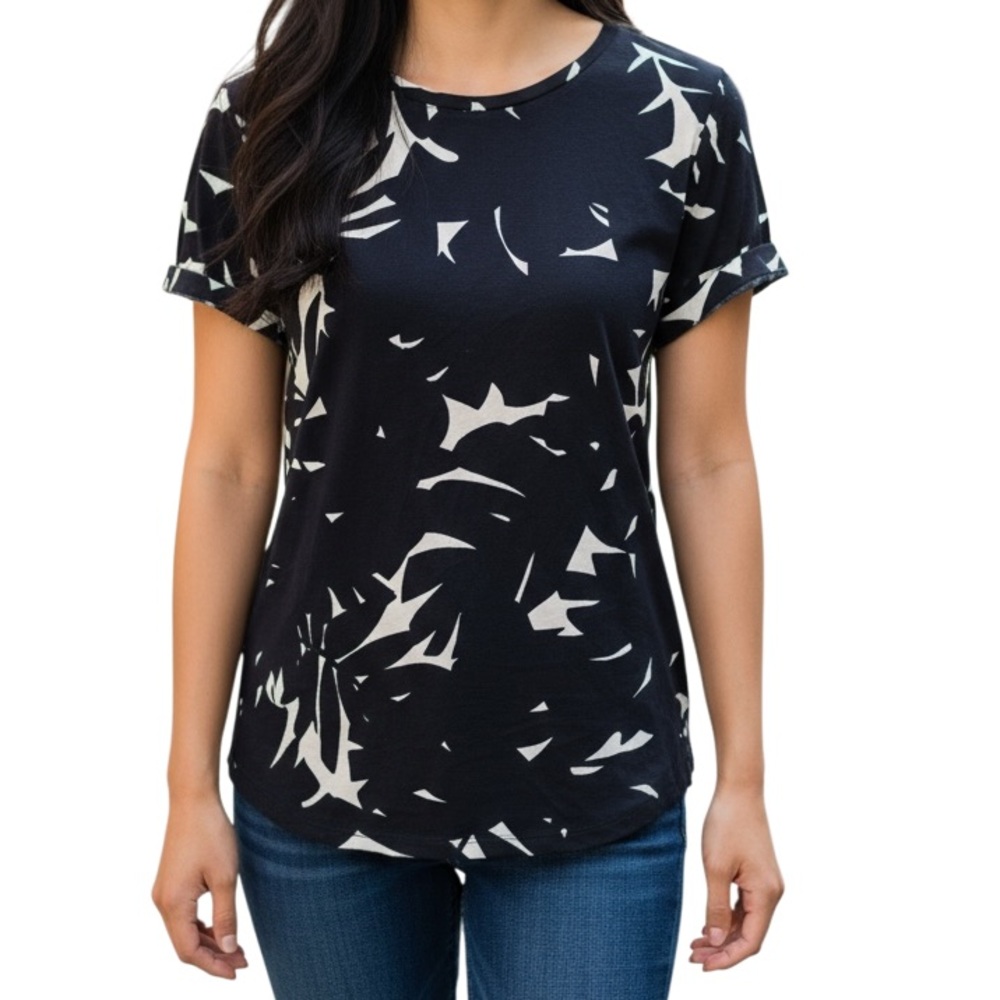 Ann Taylor Factory Leaf Print Tee in Black & White Size XS